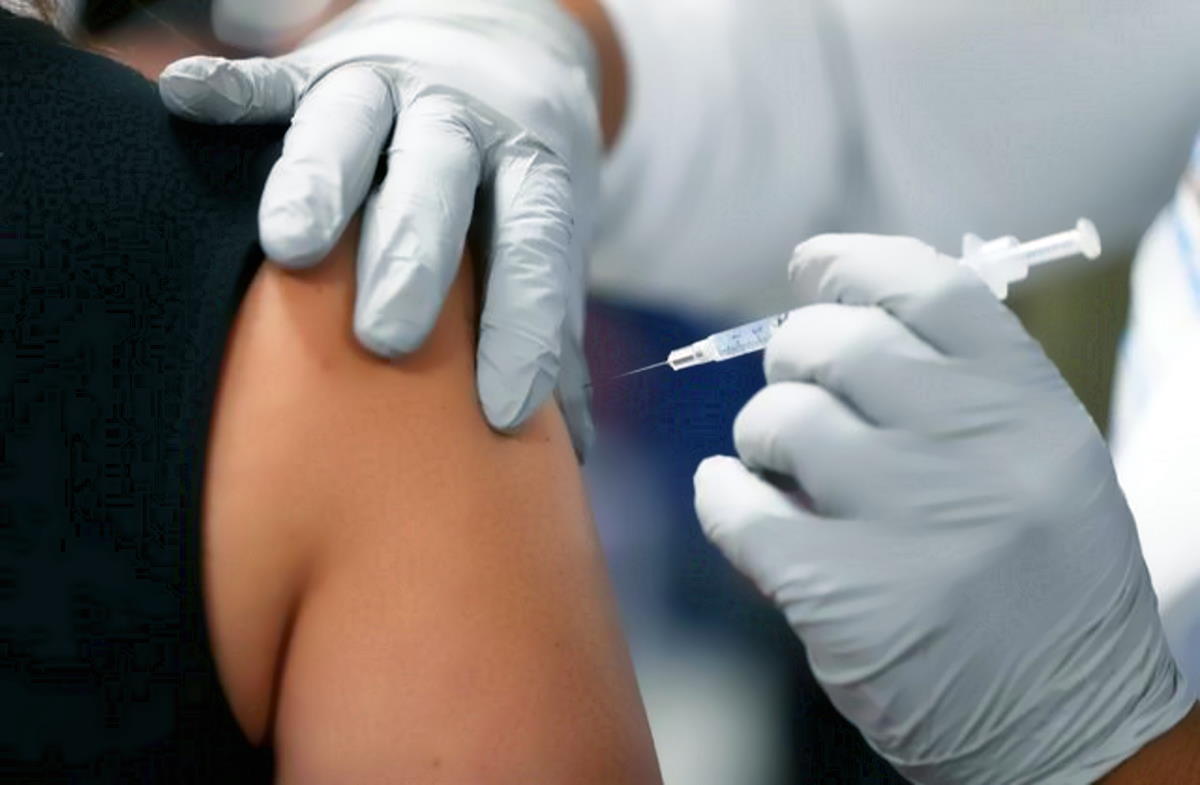 Bisogna vaccinarsi e velocemente perché non abbiamo altra alternativa contro il Covid