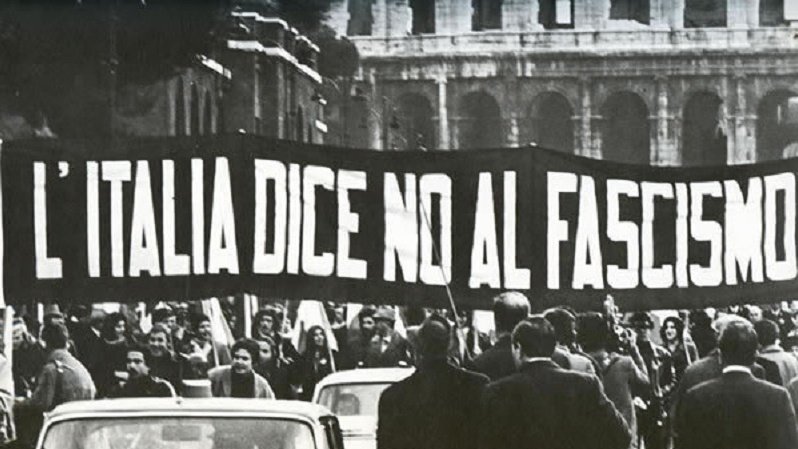 XII disposizione transitoria: la Costituzione Italiana vieta la riorganizzazione del Partito Nazionale Fascista