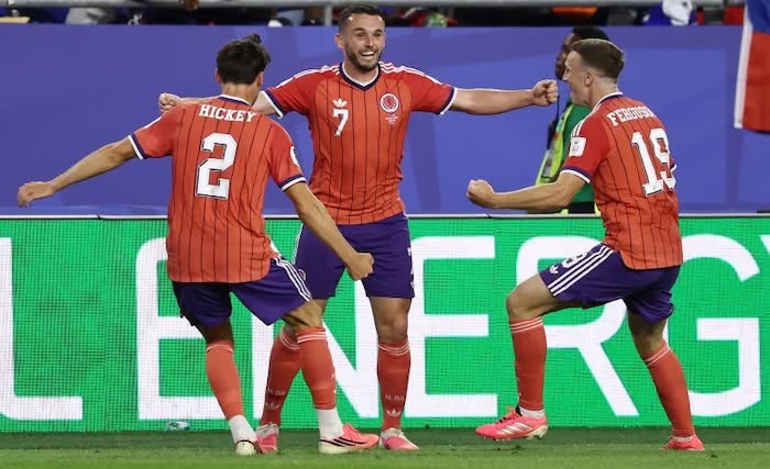 L'abbraccio del Mondiale: il riscatto della Scozia, il graffio di Vinícius e le favole della domenica americana