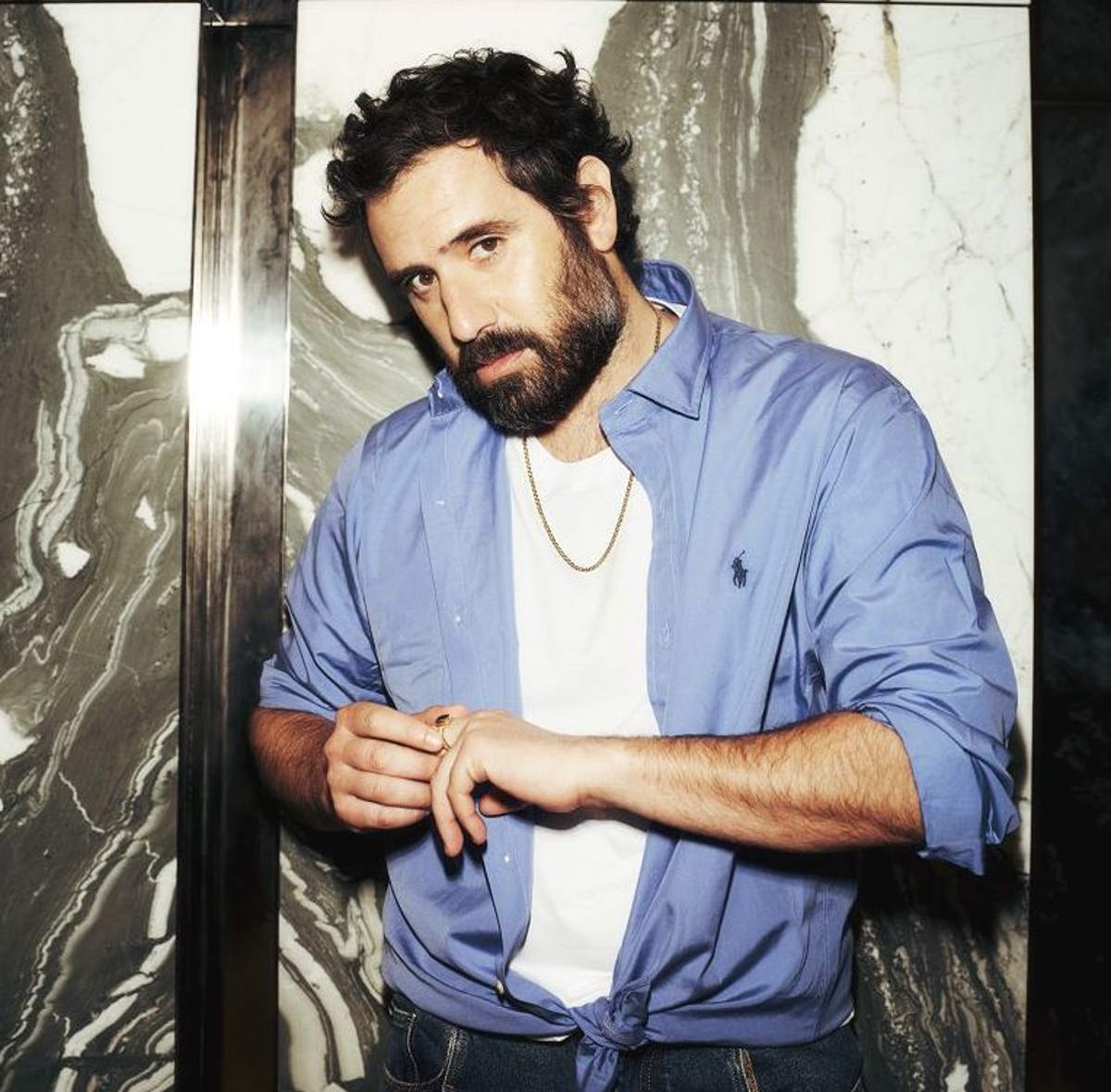 Tommaso Paradiso accende l’estate: arriva “Agitare coca cola”, il nuovo singolo pronto a conquistare radio e playlist