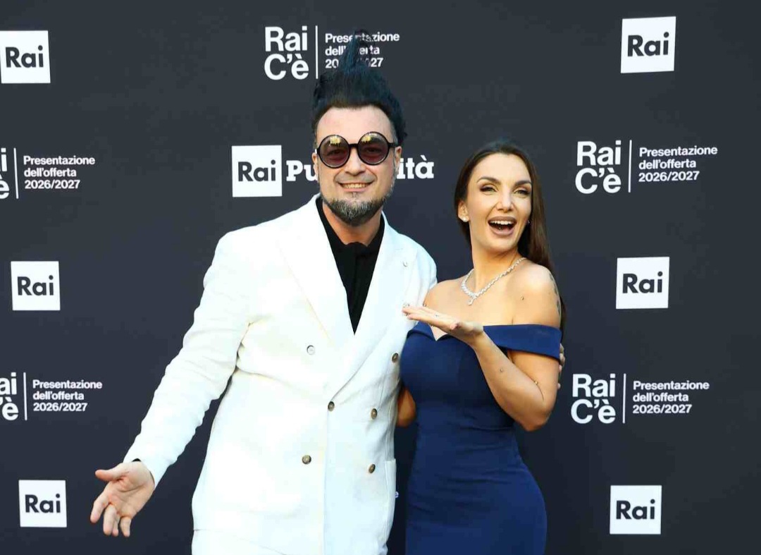 La Notte dei Serpenti, trionfo a Pescara: 50.000 spettatori per il concertone di Enrico Melozzi condotto da Elettra Lamborghini